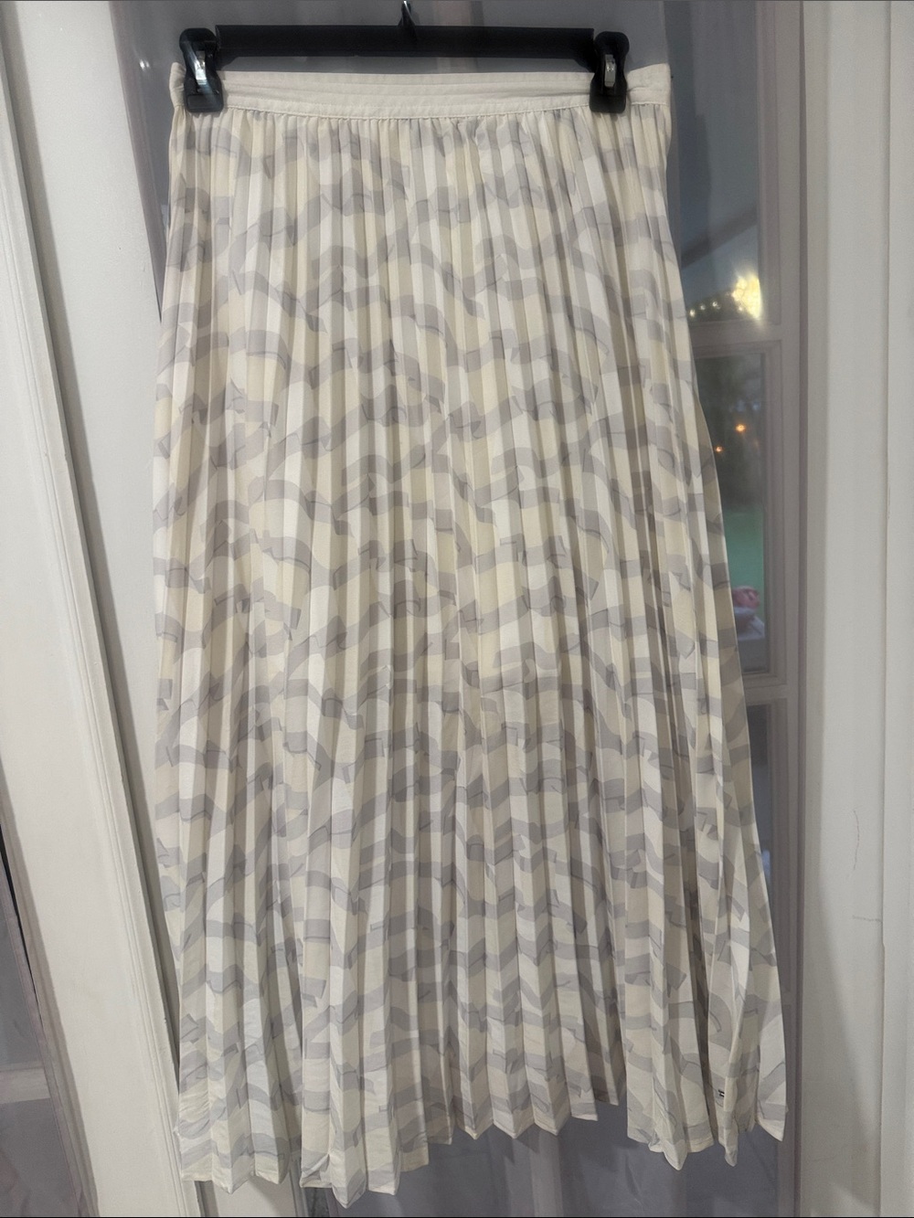 Tommy Hilfiger Cream & Light Gray Pleated Midi Skirt